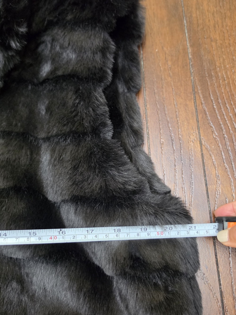 Talbots Faux Fur Vest in Black Size Medium Like New - Picture 9 of 10